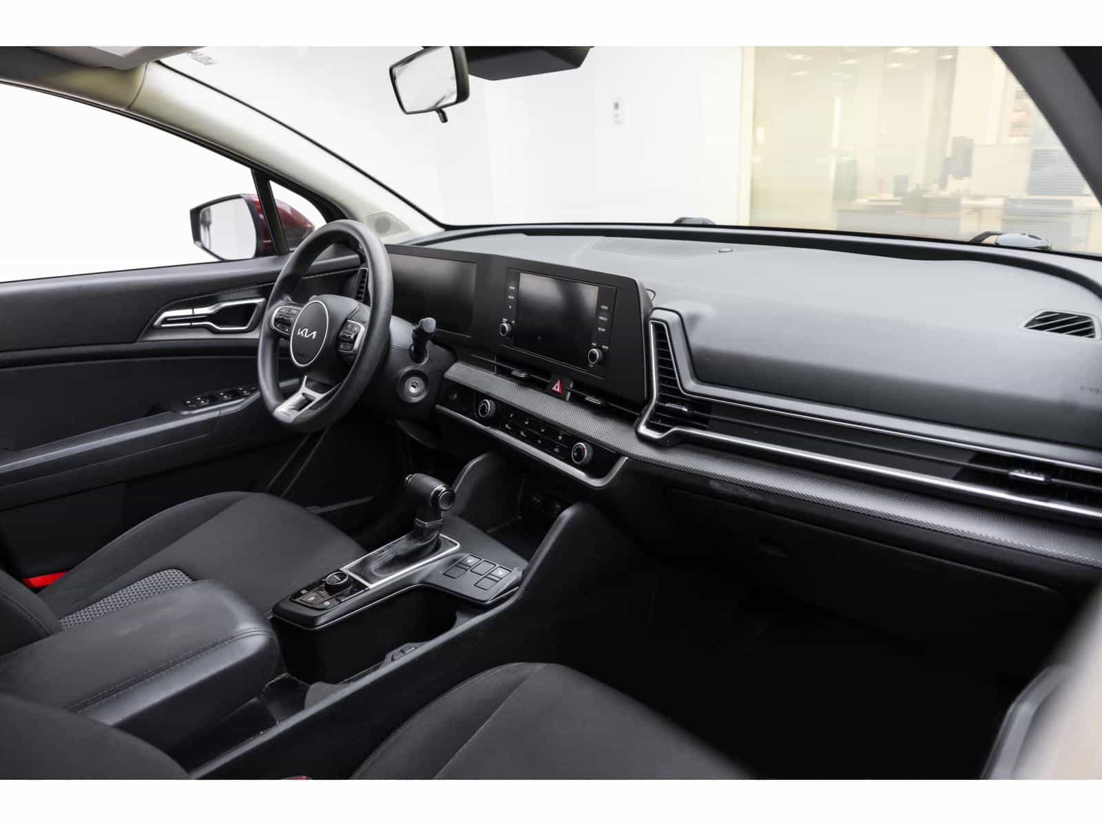 2023 Kia Sportage LX AWD - Image 11