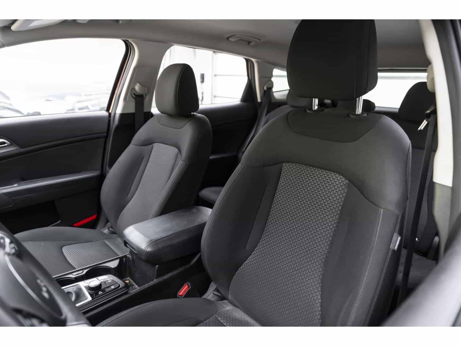 2023 Kia Sportage LX AWD - Image 13