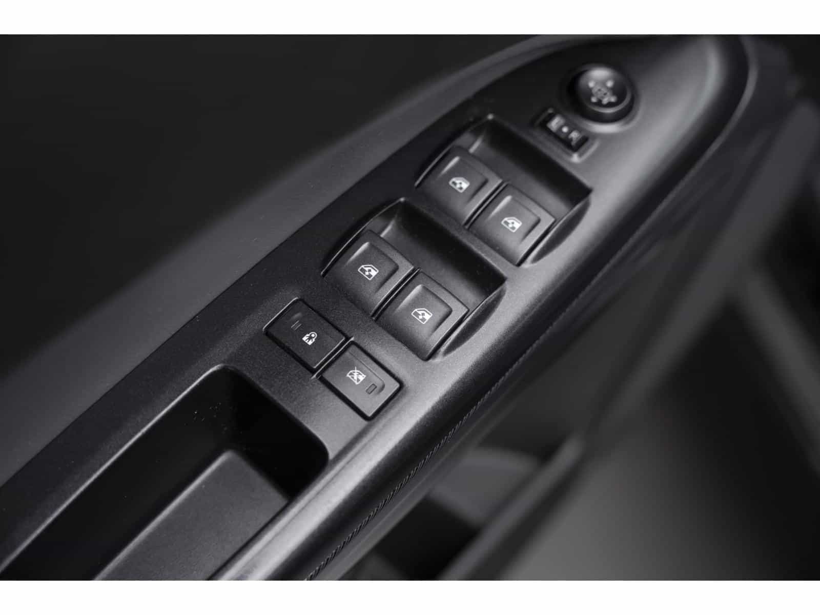 2020 Chevrolet Colorado Z71 - Image 17