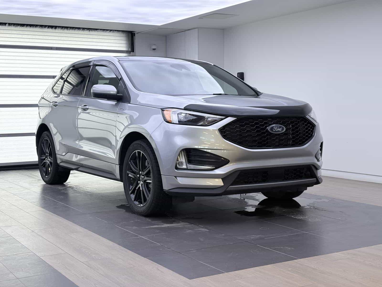 2022 Ford Edge SEL - Image 1