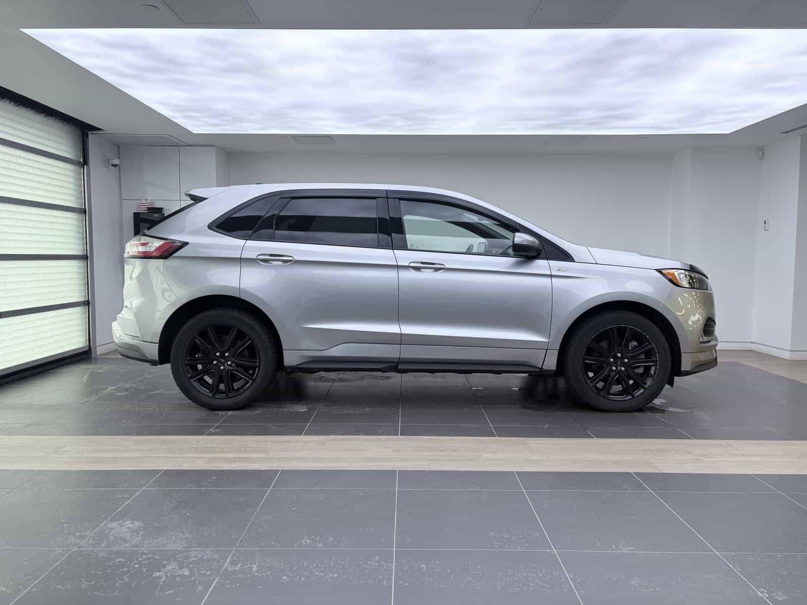 2022 Ford Edge SEL - Image 5