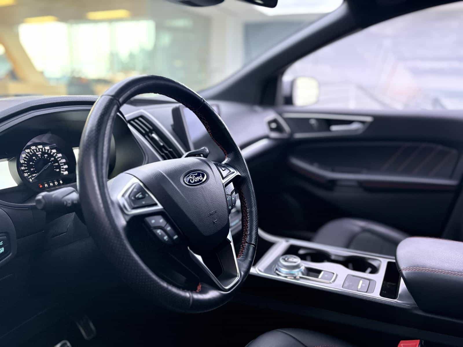 2022 Ford Edge SEL - Image 12