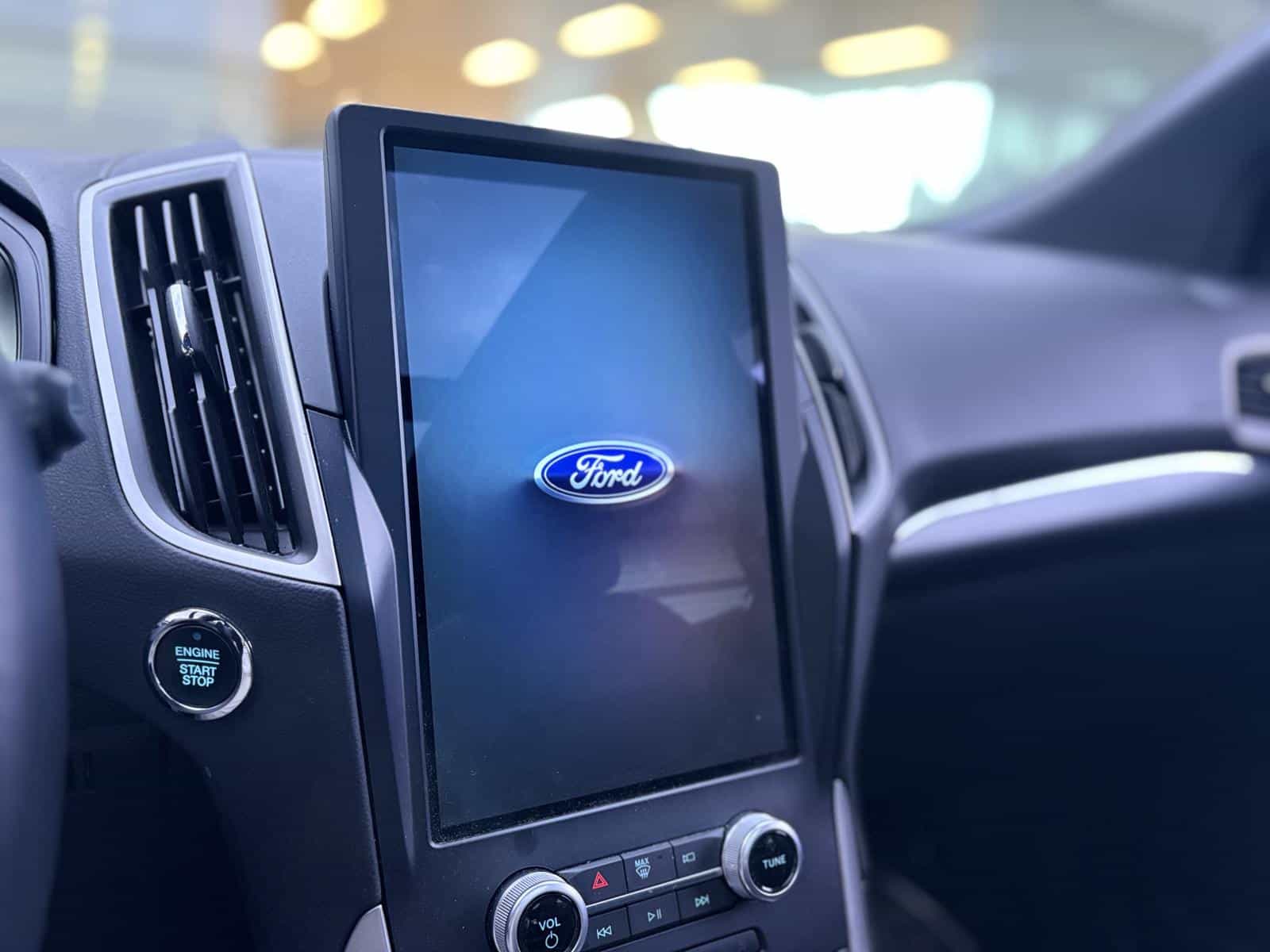 2022 Ford Edge SEL - Image 17