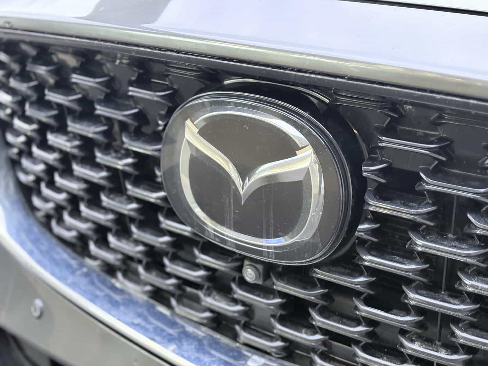 2022 Mazda CX-5 Signature - Image 3