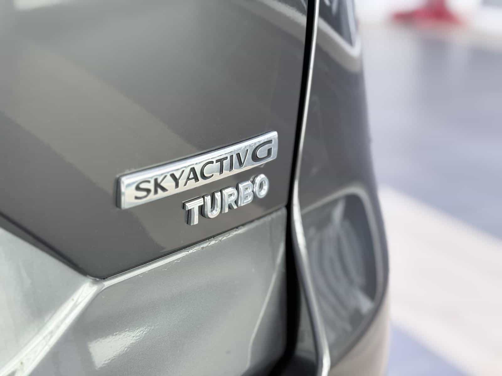 2022 Mazda CX-5 Signature - Image 11