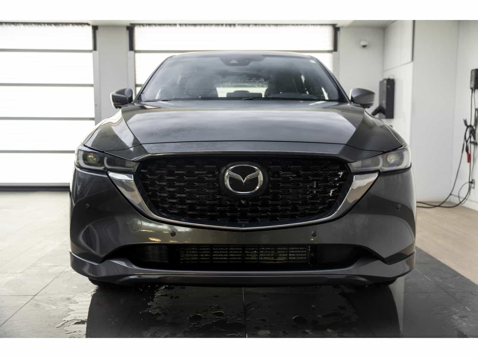 2022 Mazda CX-5 Signature - Image 4