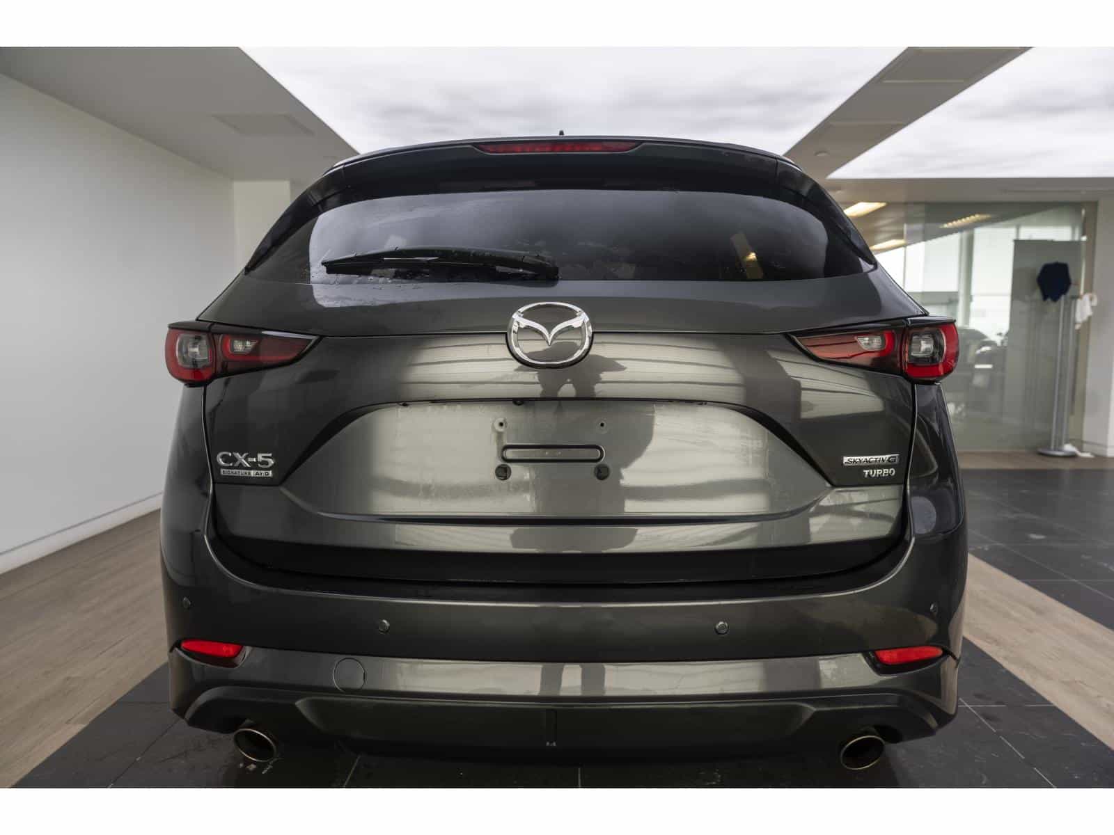 2022 Mazda CX-5 Signature - Image 11