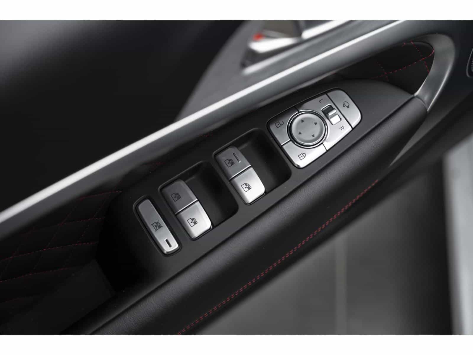 2021 Genesis G70 Sport 3.3T - Image 19