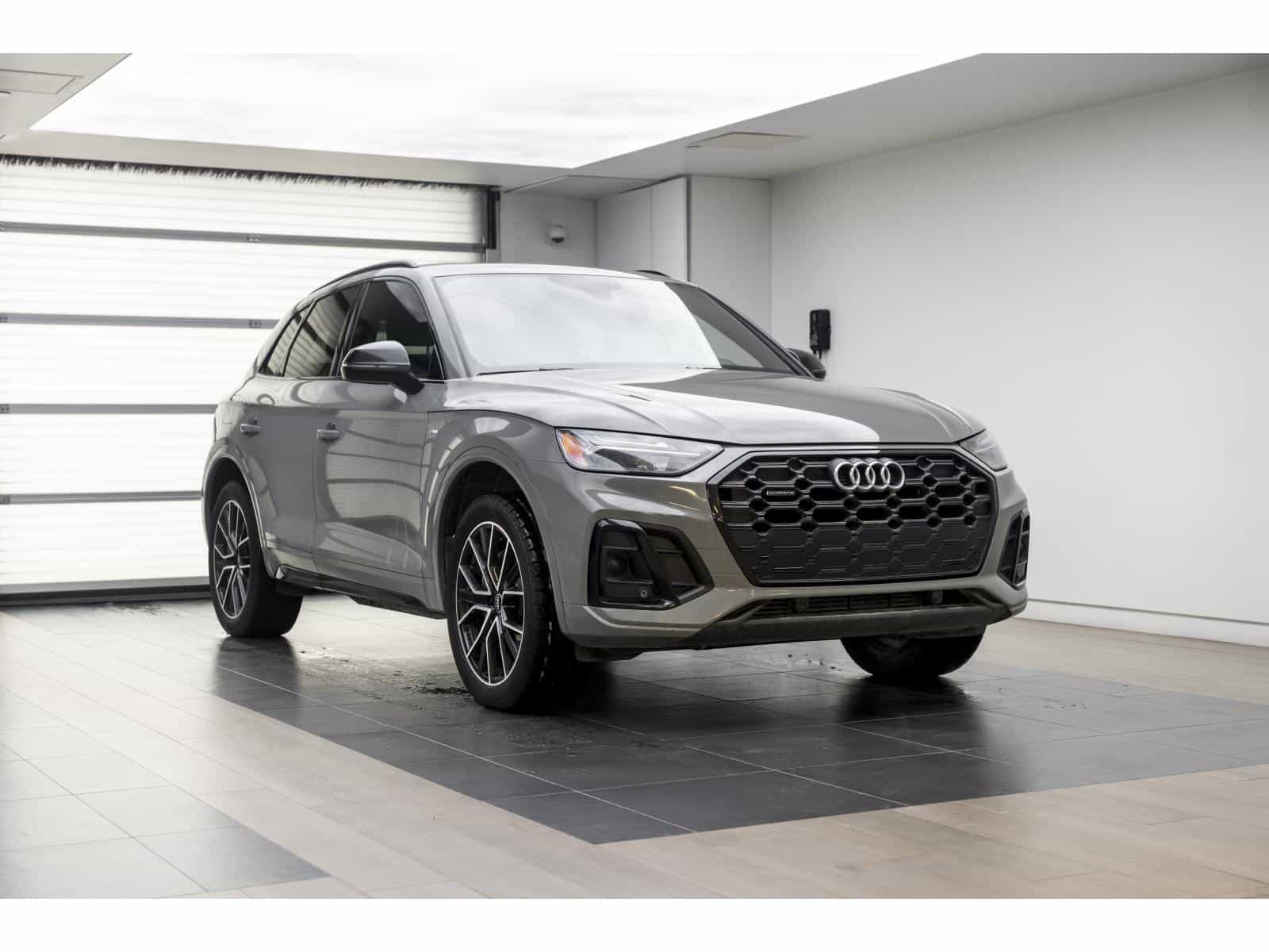 2022 Audi Q5 45 Progressiv - Image 1