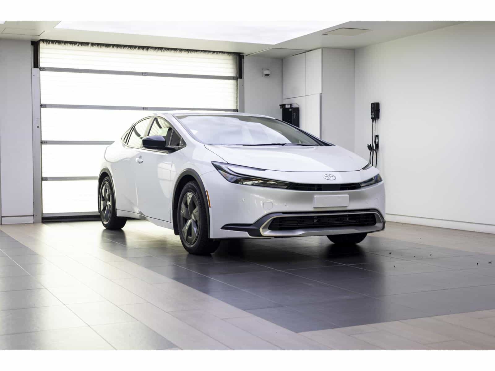 2024 Toyota Prius Prime SE - Image 1
