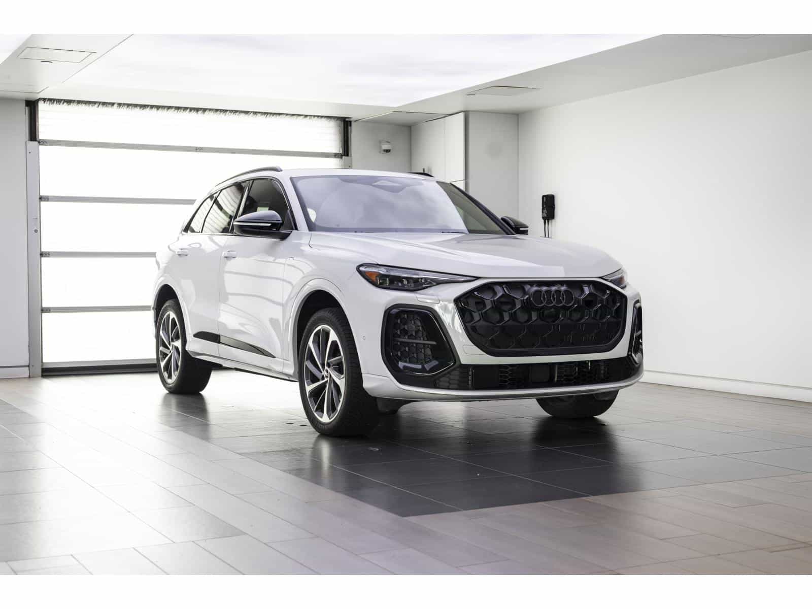 2025 Audi Q5 Technik 45 - Image 1
