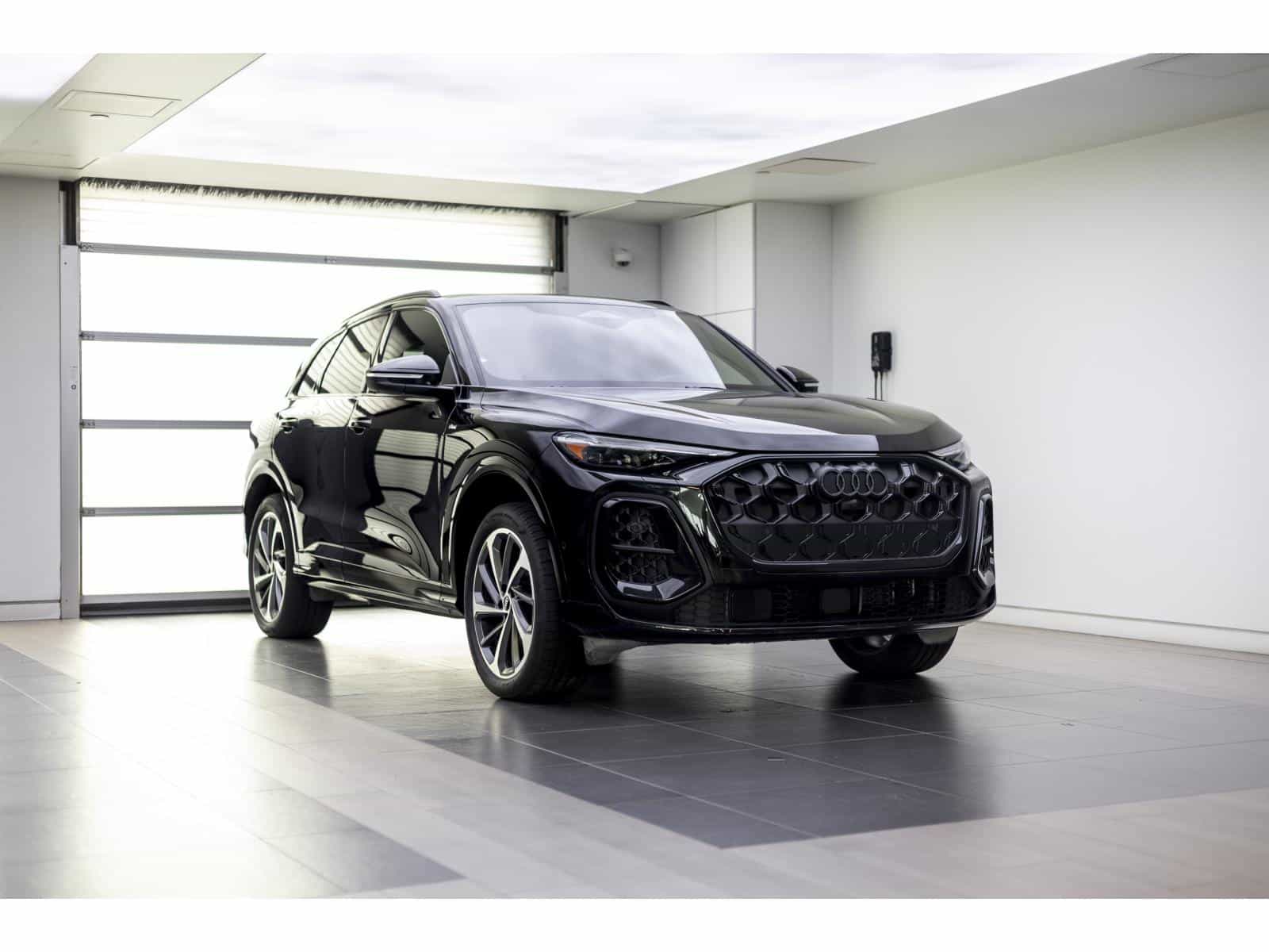 2025 Audi Q5 Technik - Image 1