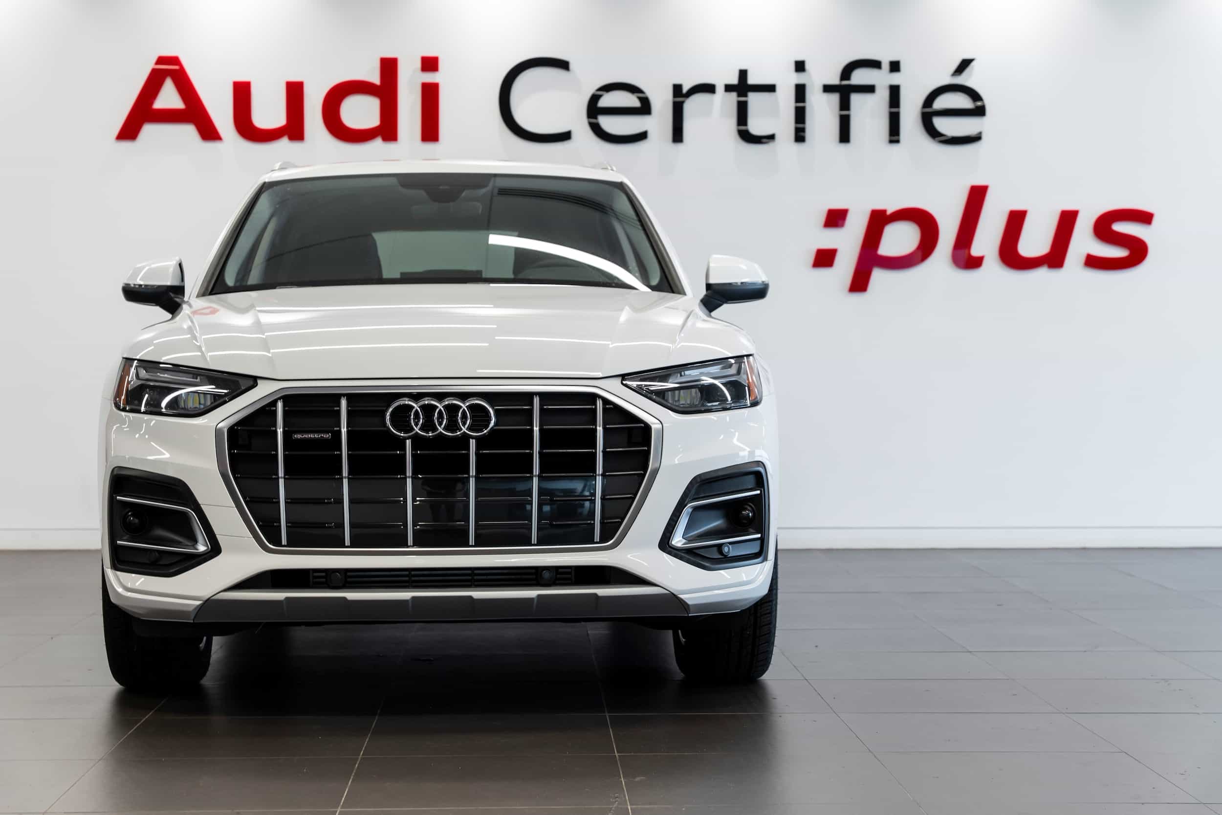 2025 Audi Q5 40 - Image 2