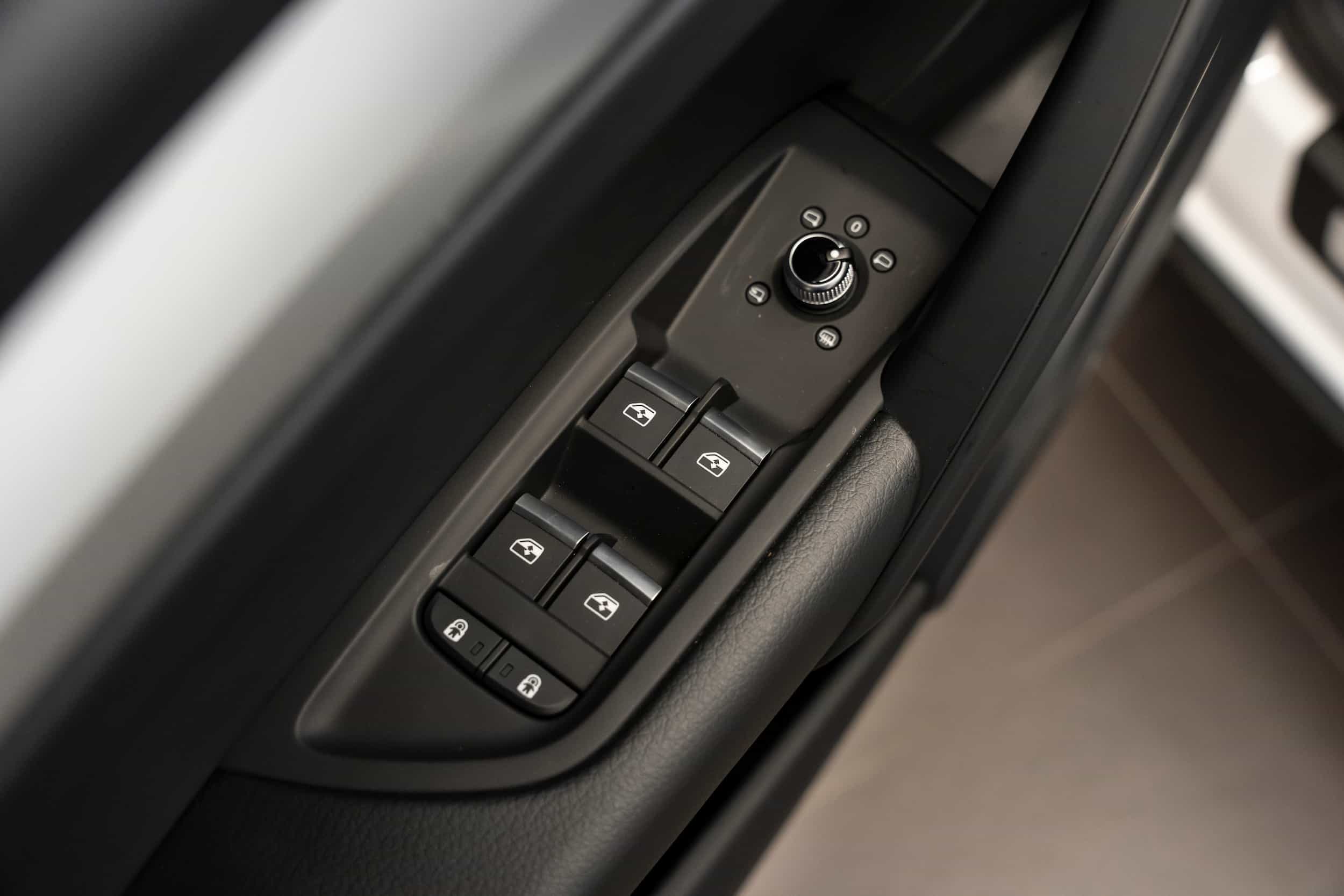 2025 Audi Q5 40 - Image 27