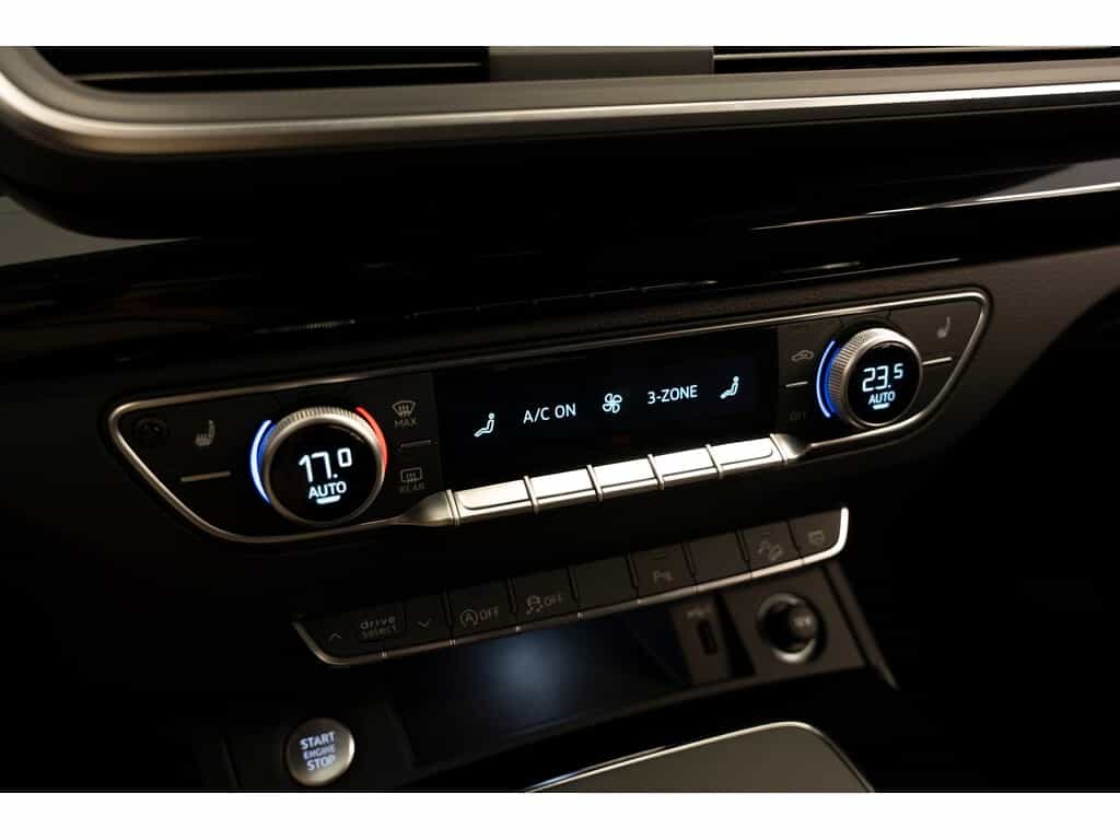 2025 Audi Q5 45 - Image 24