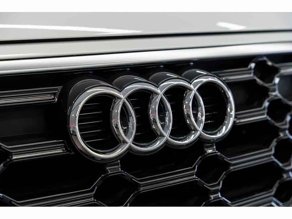 2025 Audi Q5 45 Progressiv - Image 12