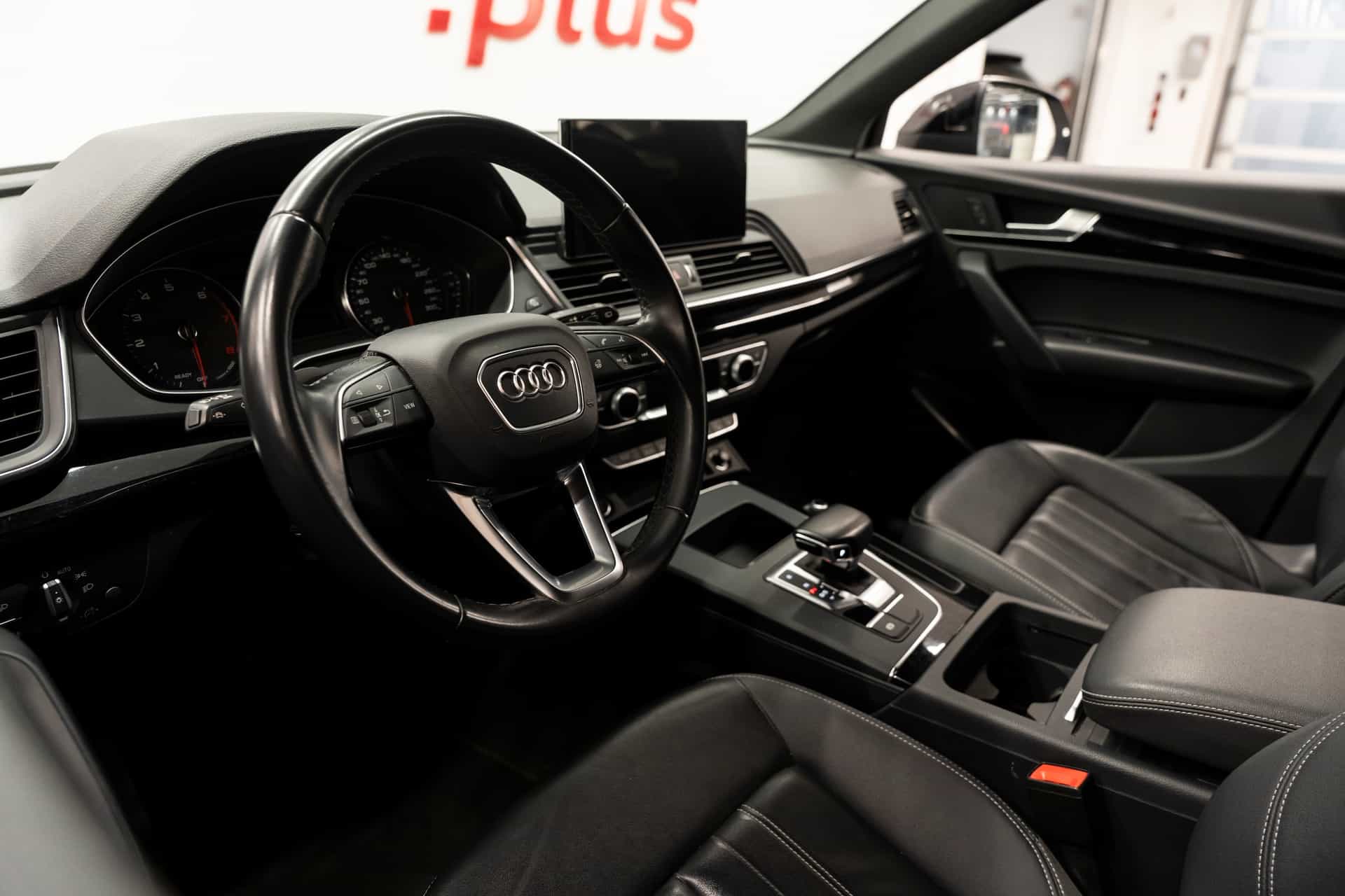 2023 Audi Q5 45 Komfort - Image 6