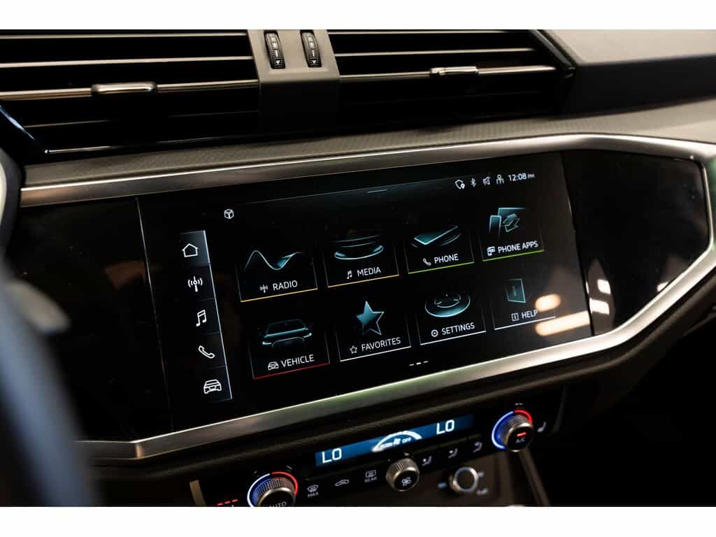 2025 Audi Q3 40 - Image 23