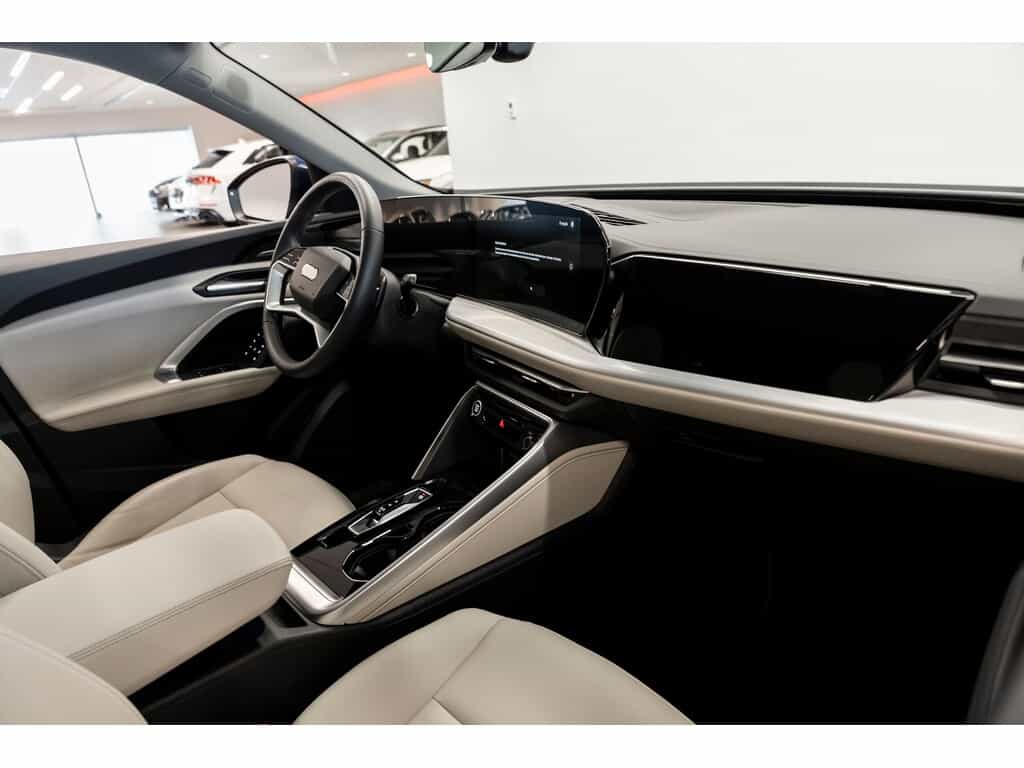 2025 Audi Q5 2.0T Progressiv - Image 6