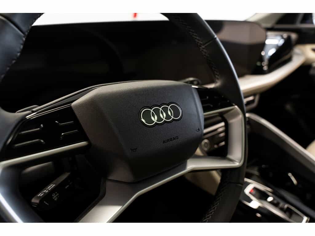 2025 Audi Q5 2.0T Progressiv - Image 11