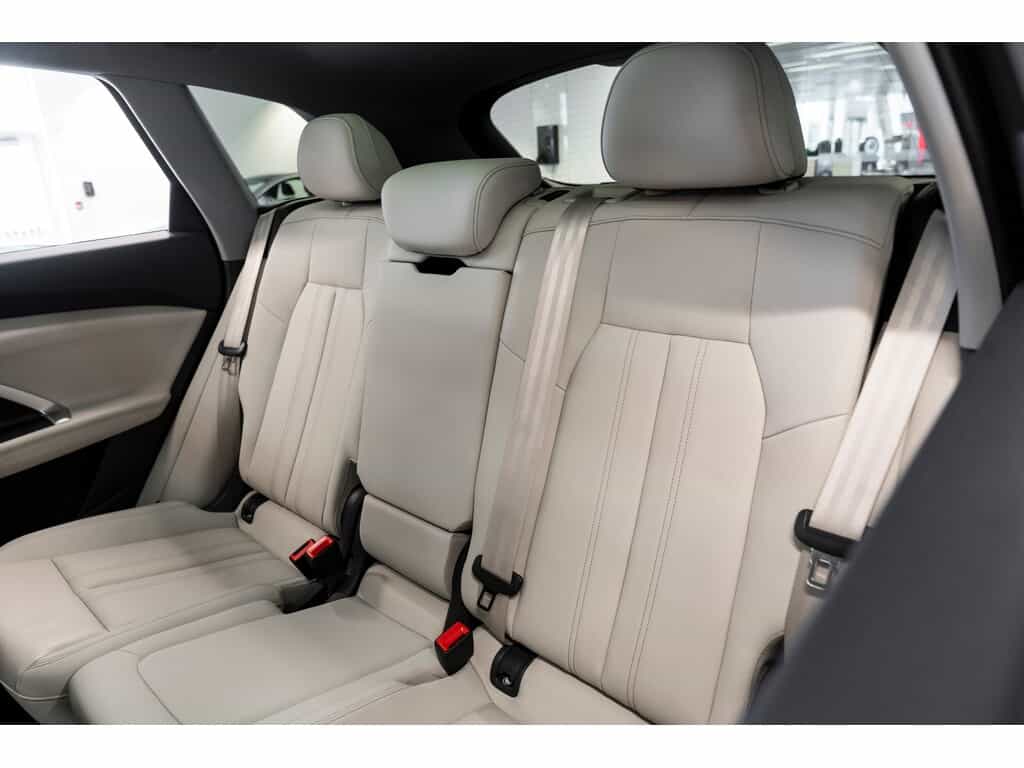 2025 Audi Q5 2.0T Progressiv - Image 15