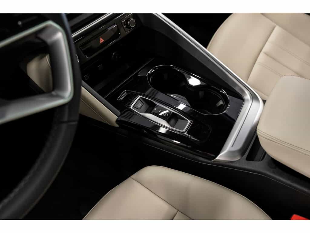 2025 Audi Q5 2.0T Progressiv - Image 18