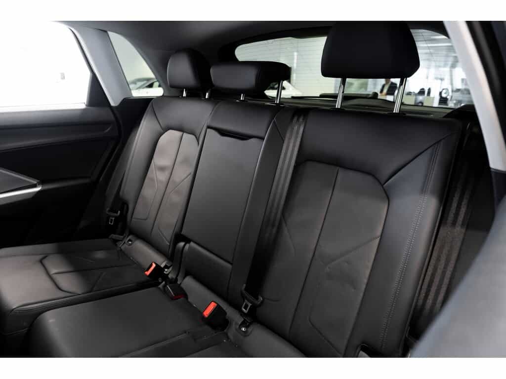 2023 Audi Q3 45 Komfort - Image 20