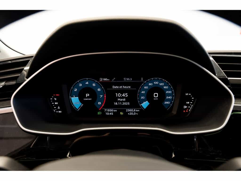 2023 Audi Q3 45 Komfort - Image 26