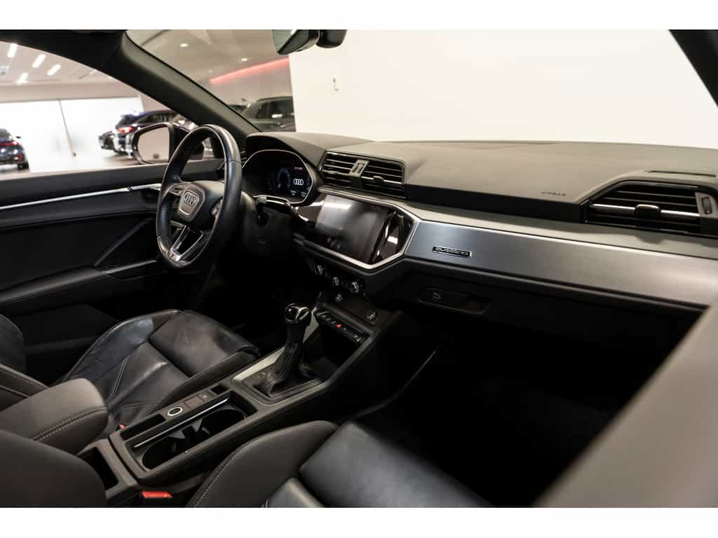 2020 Audi Q3 Progressiv 45 TFSI quattro - Image 10