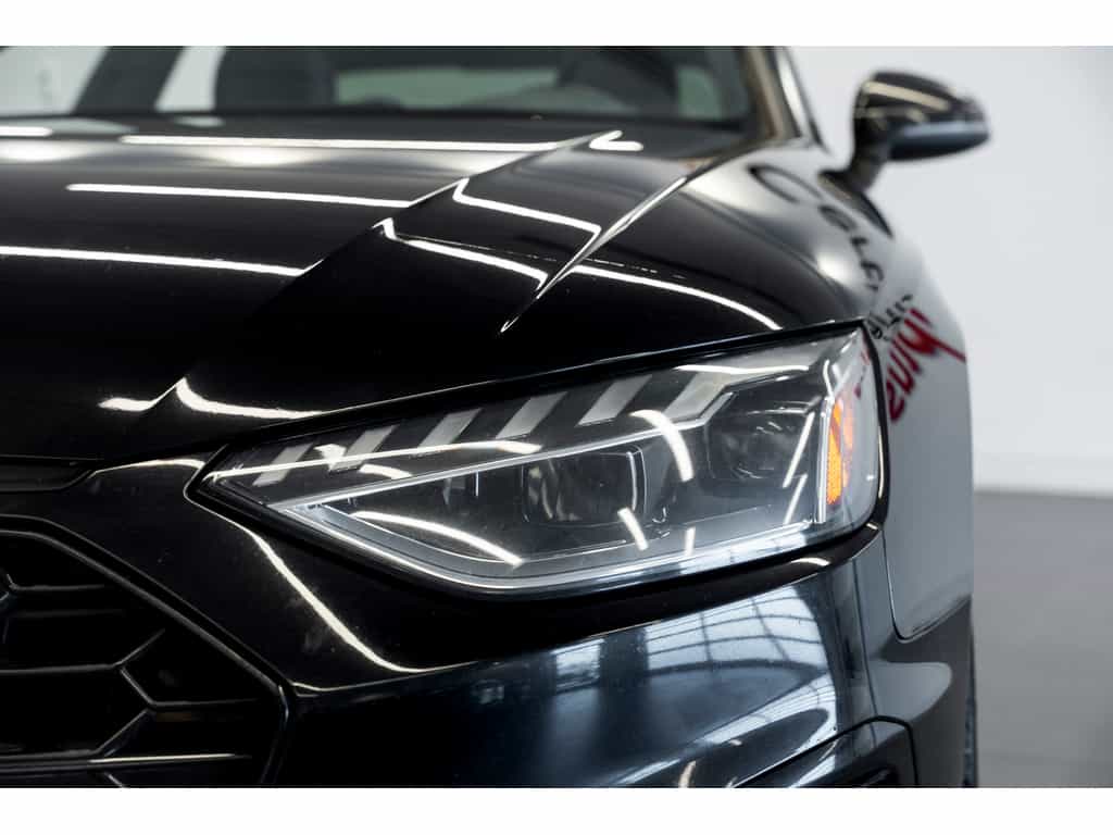 2023 Audi A4 Progressiv 45 TFSI quattro Black Optics - Image 7