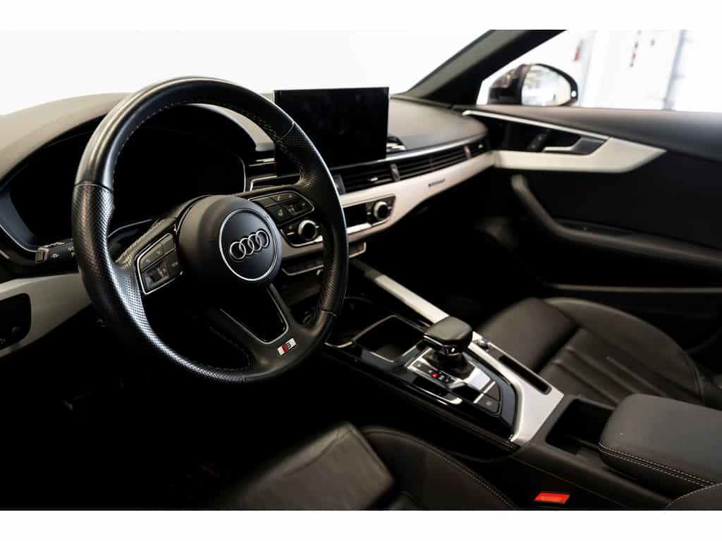 2023 Audi A4 Progressiv 45 TFSI quattro Black Optics - Image 10