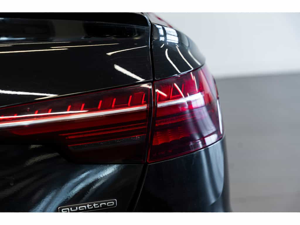 2023 Audi A4 Progressiv 45 TFSI quattro Black Optics - Image 22