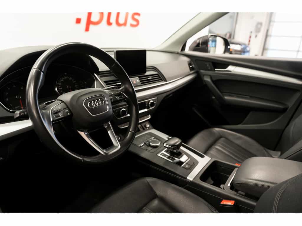 2020 Audi Q5 45 Komfort - Image 10