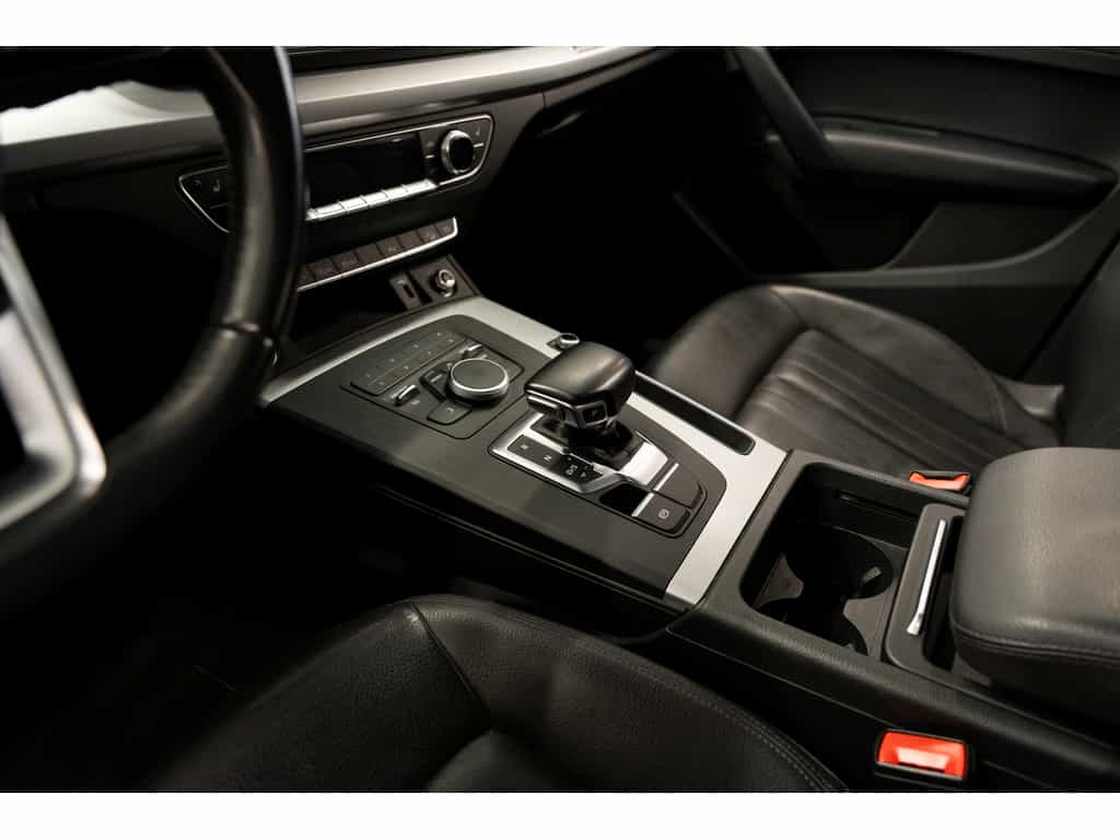 2020 Audi Q5 45 Komfort - Image 16