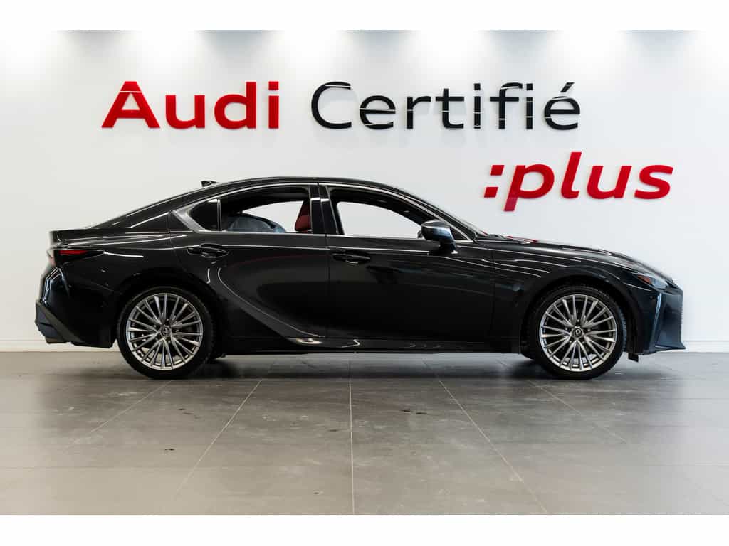 Image 3 Lexus IS 300 2023