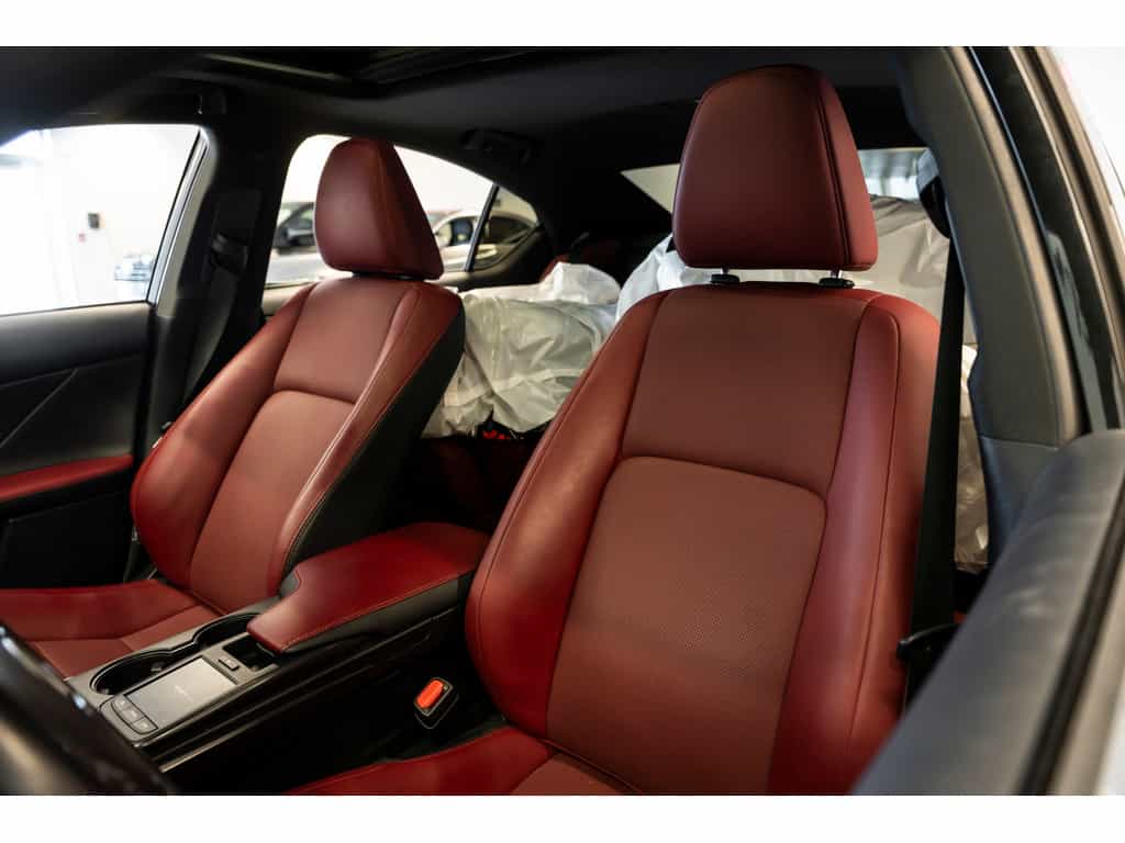 Image 11 Lexus IS 300 2023