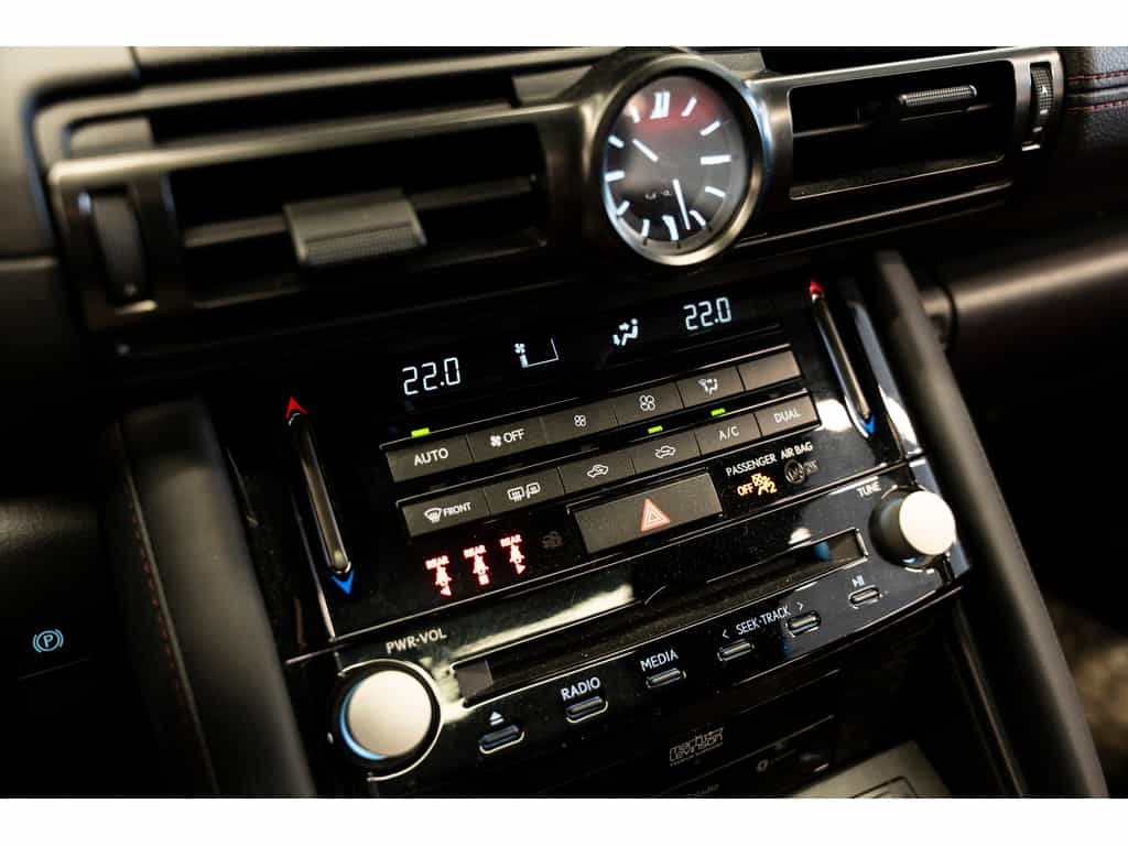 Image 15 Lexus IS 300 2023