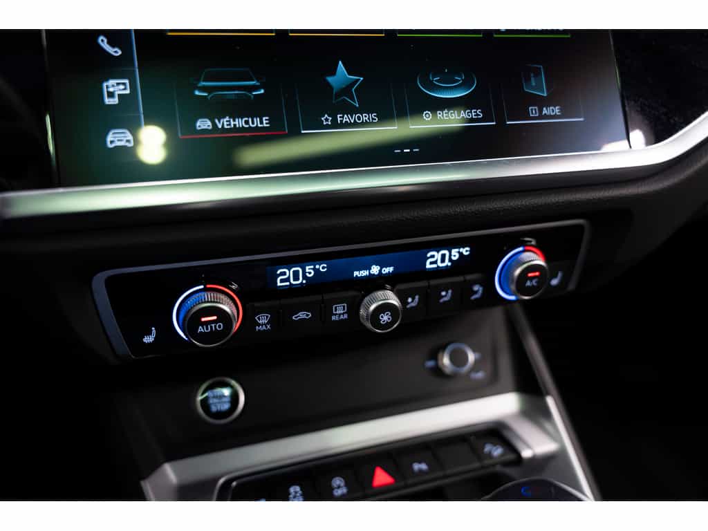 2025 Audi Q3 45 Komfort Vorsprung Toit Panoramique - Image 8