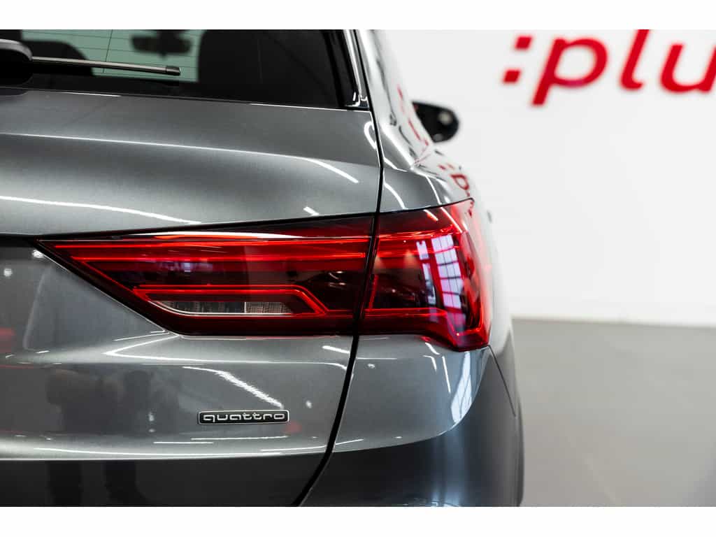 2025 Audi Q3 45 Komfort Vorsprung Toit Panoramique - Image 9