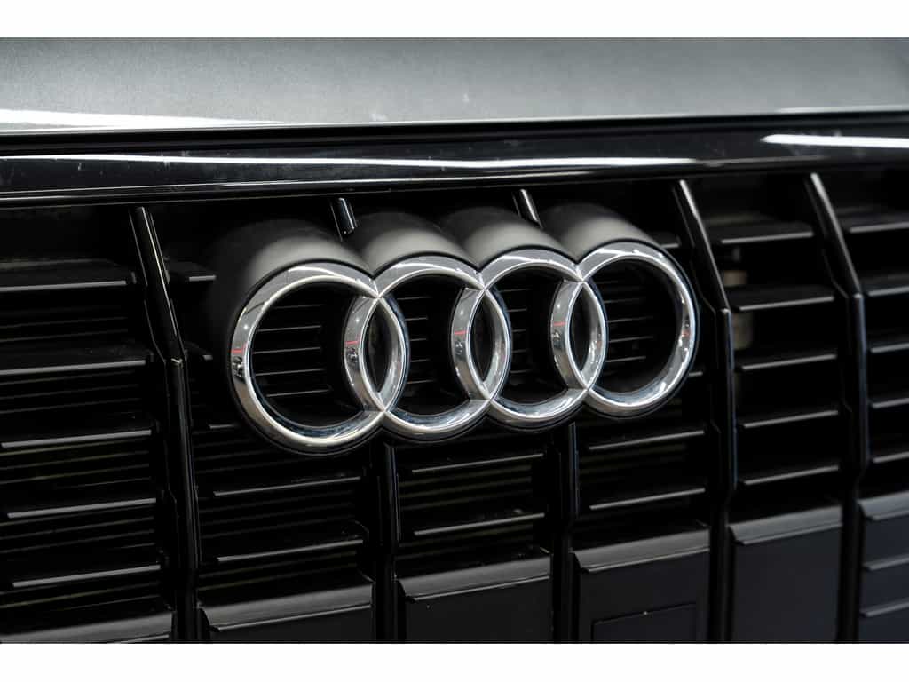 2025 Audi Q3 45 Komfort Vorsprung Toit Panoramique - Image 12