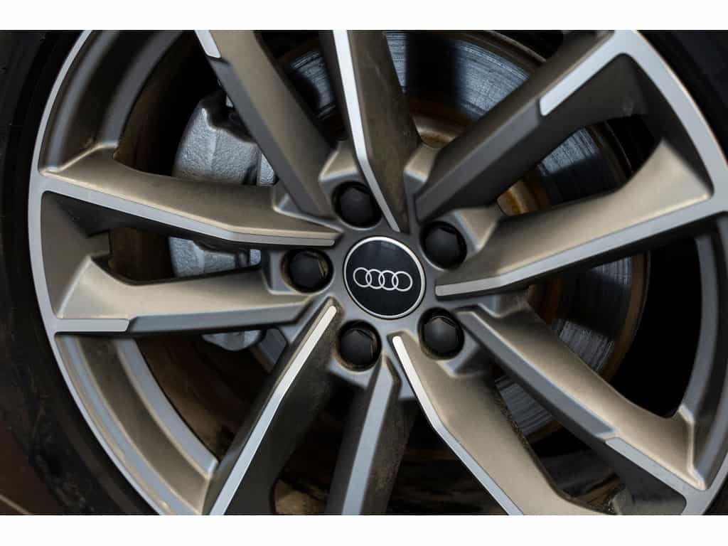 2025 Audi Q3 45 Komfort Vorsprung Toit Panoramique - Image 17