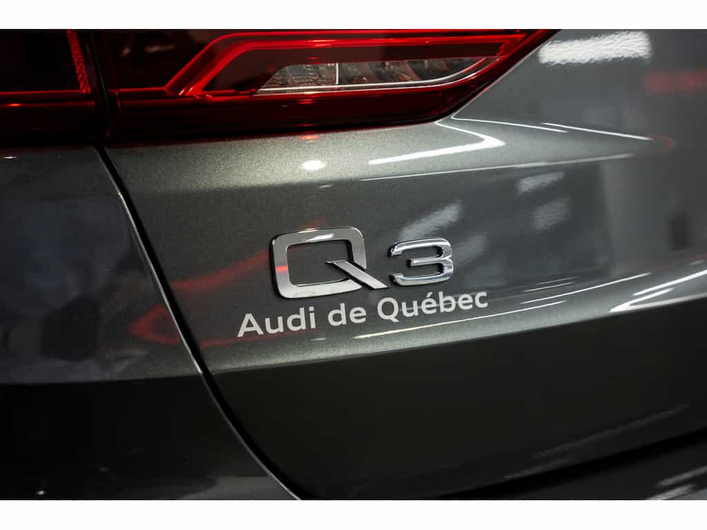 2025 Audi Q3 45 Komfort Vorsprung Toit Panoramique - Image 19