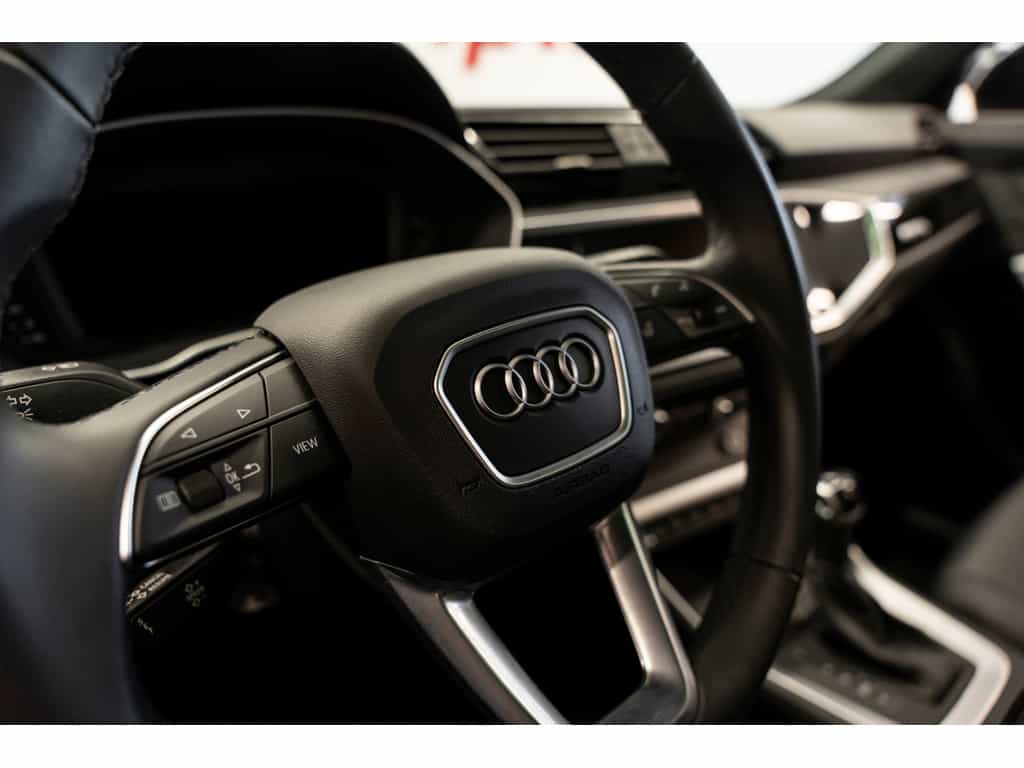 2025 Audi Q3 45 Komfort Vorsprung Toit Panoramique - Image 23