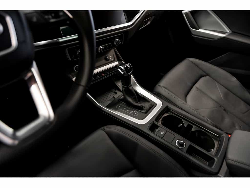 2025 Audi Q3 45 Komfort Vorsprung Toit Panoramique - Image 24