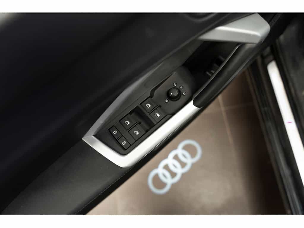 2025 Audi Q3 45 Komfort Vorsprung Toit Panoramique - Image 26