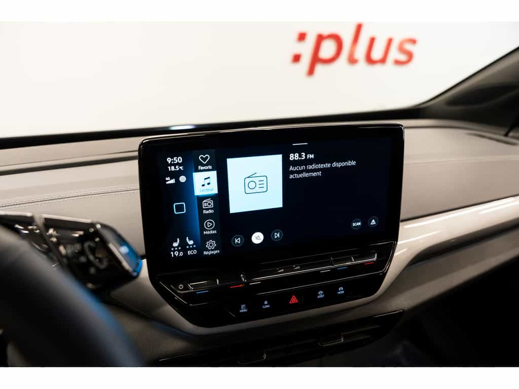 2023 Volkswagen ID.4 Pro AWD - Image 16