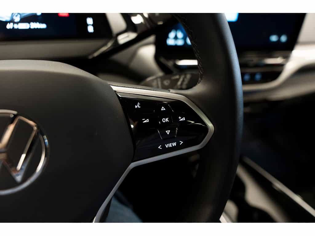 2023 Volkswagen ID.4 Pro AWD - Image 19