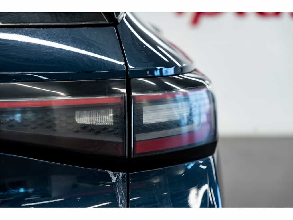 2023 Volkswagen ID.4 Pro AWD - Image 22