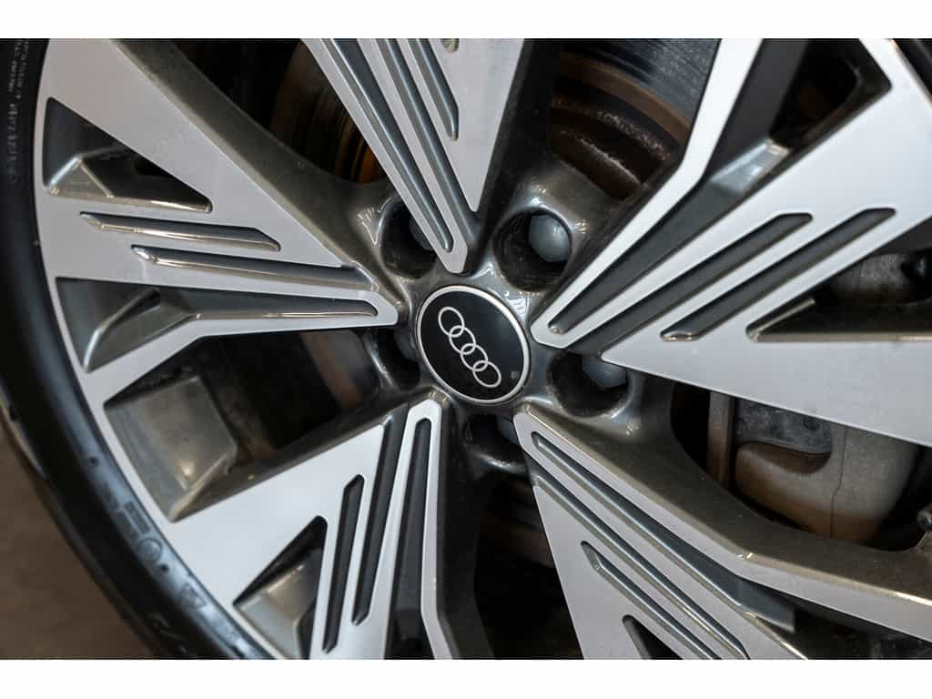 2024 Audi Q4 e-tron Base - Image 8