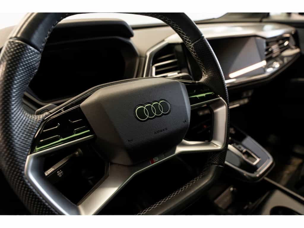 2024 Audi Q4 e-tron Base - Image 11